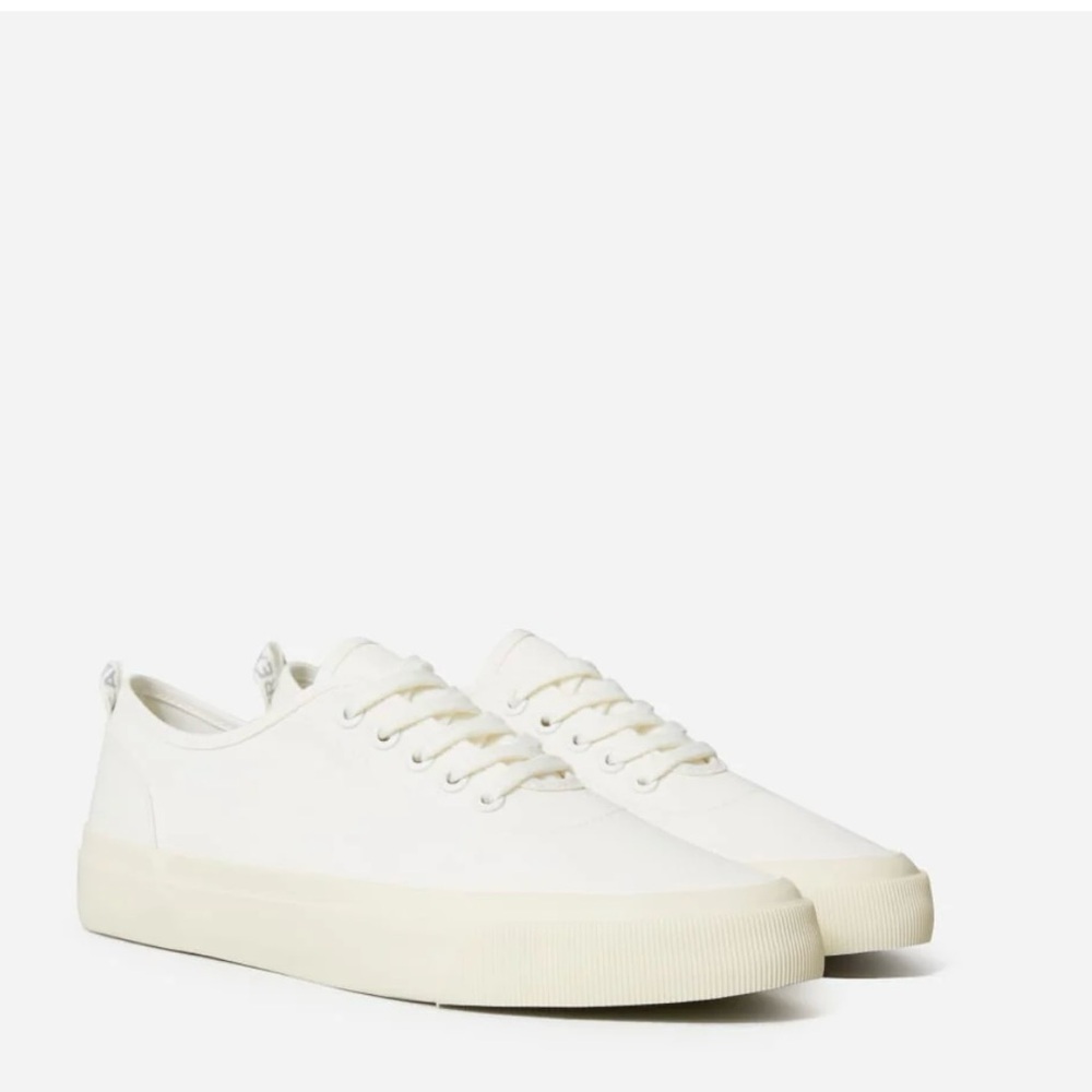 Everlane White Canvas Forever Lace Up Sneaker‎ in Size 5